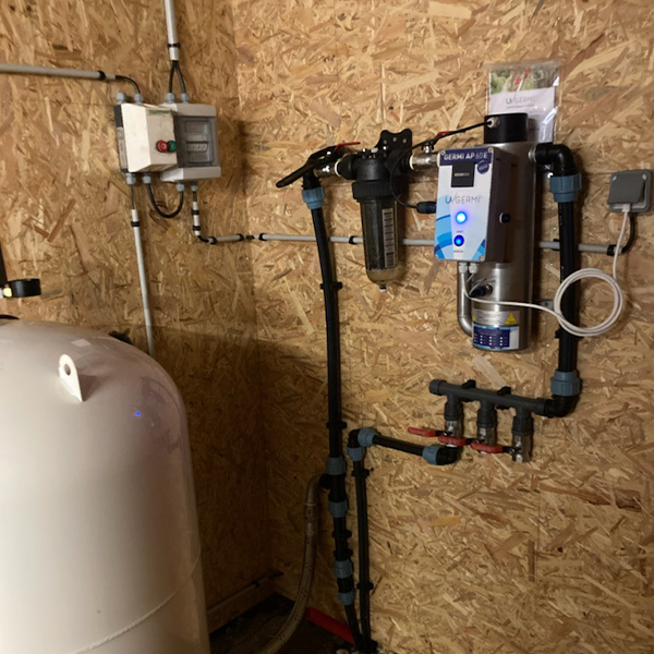 Gestion de l'eau en entreprise -
Traitement de l'eau par UV | Perdr'Eau, Les Maîtres de l'Eau 